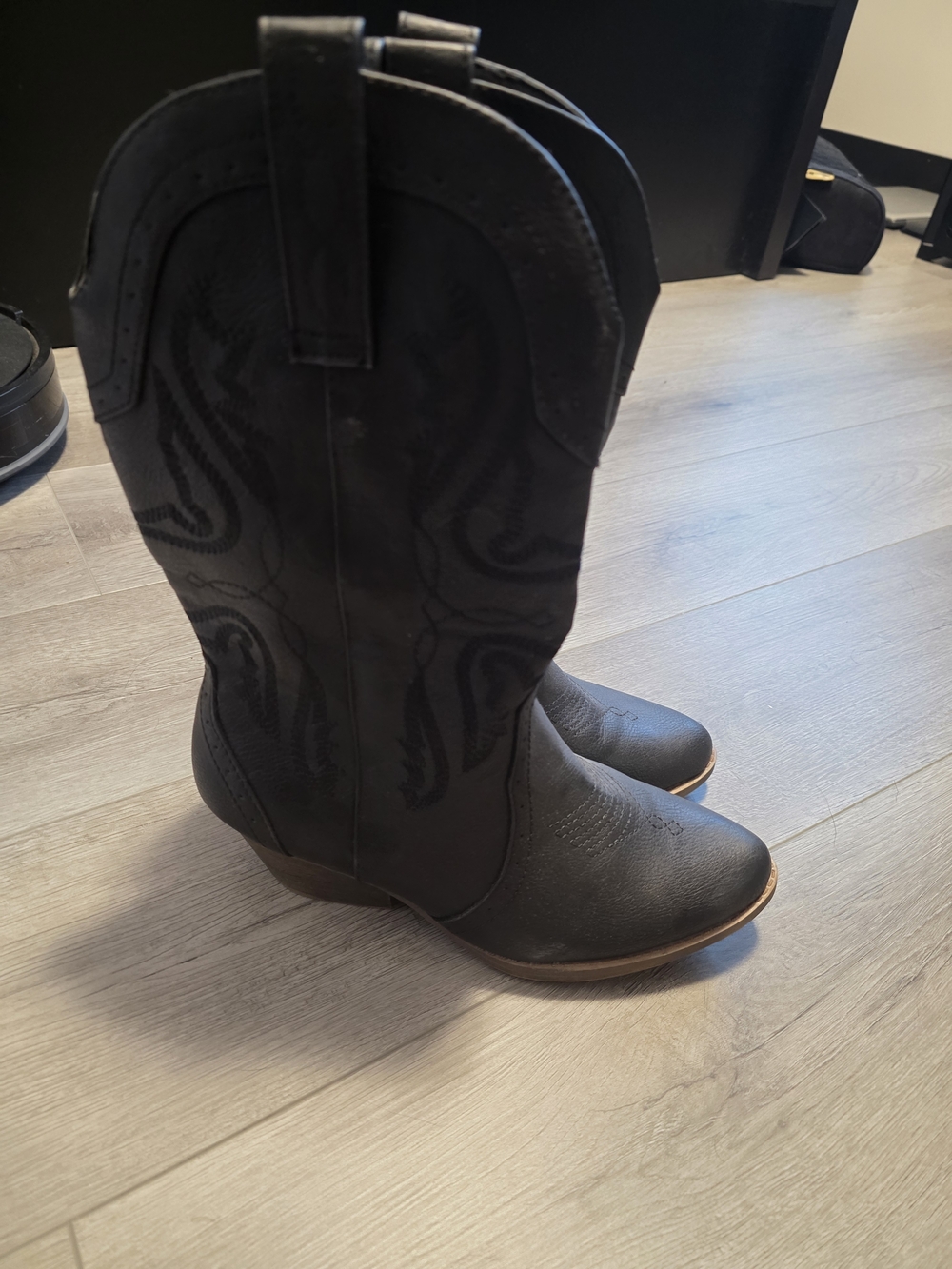 Black Cowgirl Boots Size 8.5 Women